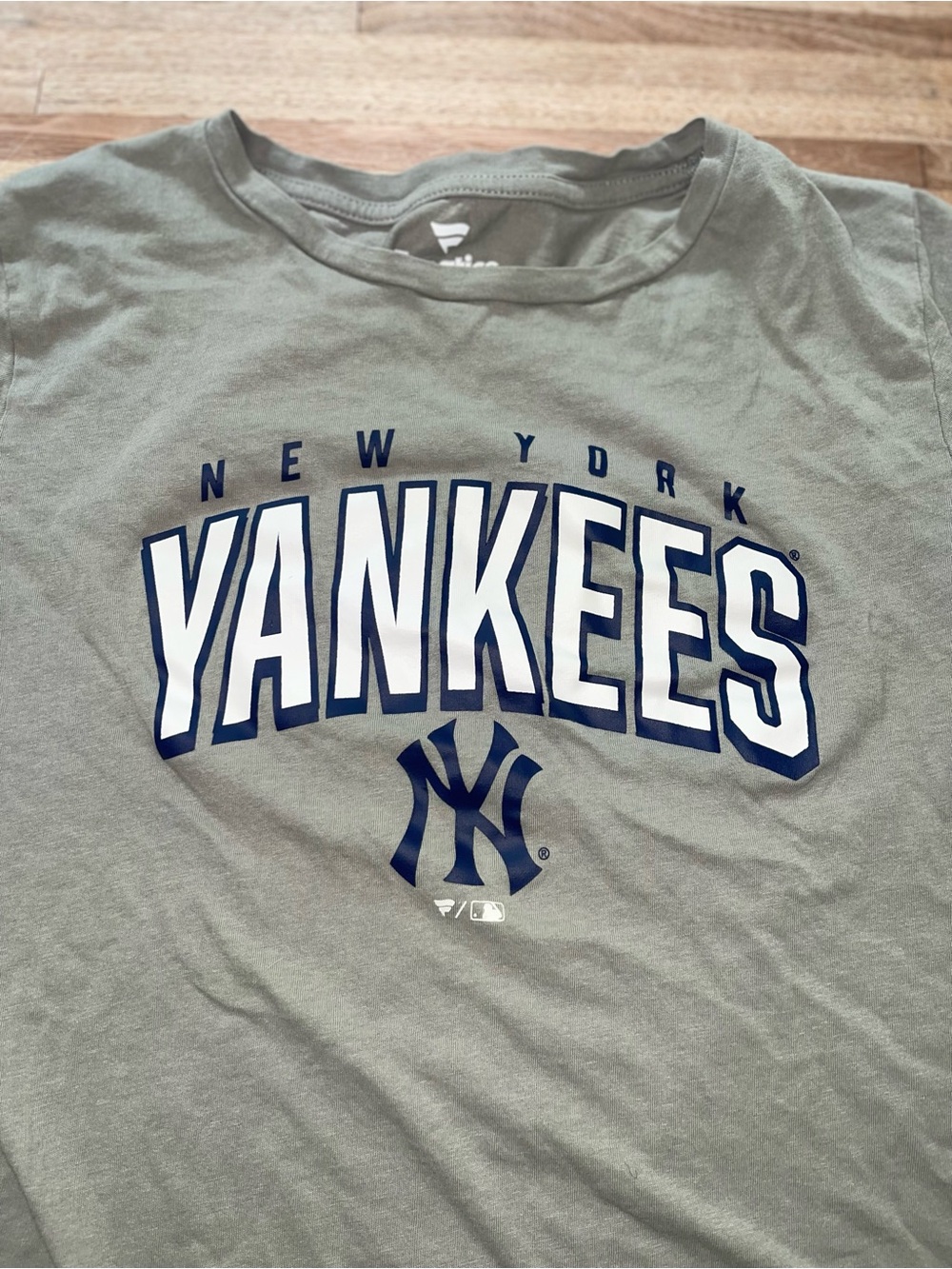 Fanatics New York Yankees Tee Shirt | Women’s Medium | Cotton